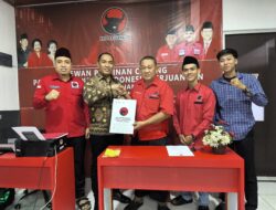 Nanang Ermanto Mendaftarkan Sebagai Bakal Cakada di Kantor DPC PDI Perjuangan Lamsel