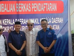 Zulkifli Anwar hadir dampingi Aqrobin kembalikan Berkas Melinda di DPC partai demokrat