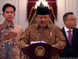 Presiden Prabowo Subianto bersama Wakil Presiden Gibran Rakabuming Raka umumkan Susunan kabinet Merah Putih di Istana Merdeka