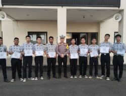 Sat lantas polres lamsel melaksanakan kegiatan safety riding kepada para pelajar Smk di Mapolres lamsel