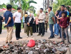 Bupati Lamsel Radityo Egi Pratama Tinjau Jalan Rusak Di Hajimena Kecamatan Natar