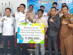 Dukung voly ball Karang Taruna Cup 1 Desa Bakauheni, PT. ASDP Indonesia Ferry (Persero) Cabang Bakauheni Memberikan Bantuan Tunai