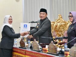 Rapat Paripurna DPRD Lamsel : Pendapatan Daerah 2024 Tembus 99,99 Persen, Belanja Capai 94 Persen