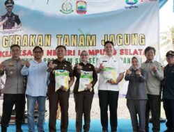 Aksi Nyata! Bupati Egi dan Kajati Tanam Jagung Bareng, Demi Ketahanan Pangan & Kesejahteraan Petani