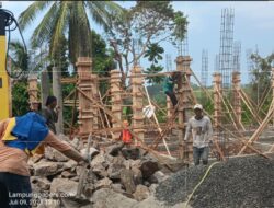 Dalam Renovasi Pos PGA Anak Krakatau di Lamsel, CV. Pillar Buana Abaikan APD Untuk Para pekerjanya