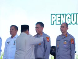 Presiden Prabowo Anugerahkan Satyalancana Wira Karya Kepada Kapolres Lampung Selatan AKBP Toni Kasmiri