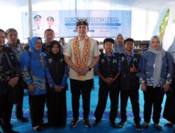 Berani Suarakan Aspirasi di Musrenbang, Tiga Siswa SMPN Satap 2 Kalianda Dapat Tabungan Pendidikan dari Bupati Egi