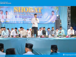 Sholawat Bareng Ribuan Warga di Way Sulan, Bupati Egi Doakan Jemaah Haji dan Tegaskan Komitmen Bangun Desa Helau di Lampung Selatan