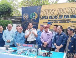 Gelar Razia Bersama BNN, Kepolisian dan TNI, Lapas Kalianda Ajak Tokoh Adat dan Ormas Saksikan Hasil Temuannya