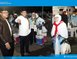 Tiba di Bumi Khagom Mufakat, 413 Jemaah Haji Kloter 17 Disambut Pemkab Lampung Selatan