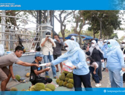 TP PKK Lampung Selatan Bagikan Masker Gratis, Dorong Warga Perkuat Perlindungan dari Abu Vulkanik Anak Krakatau